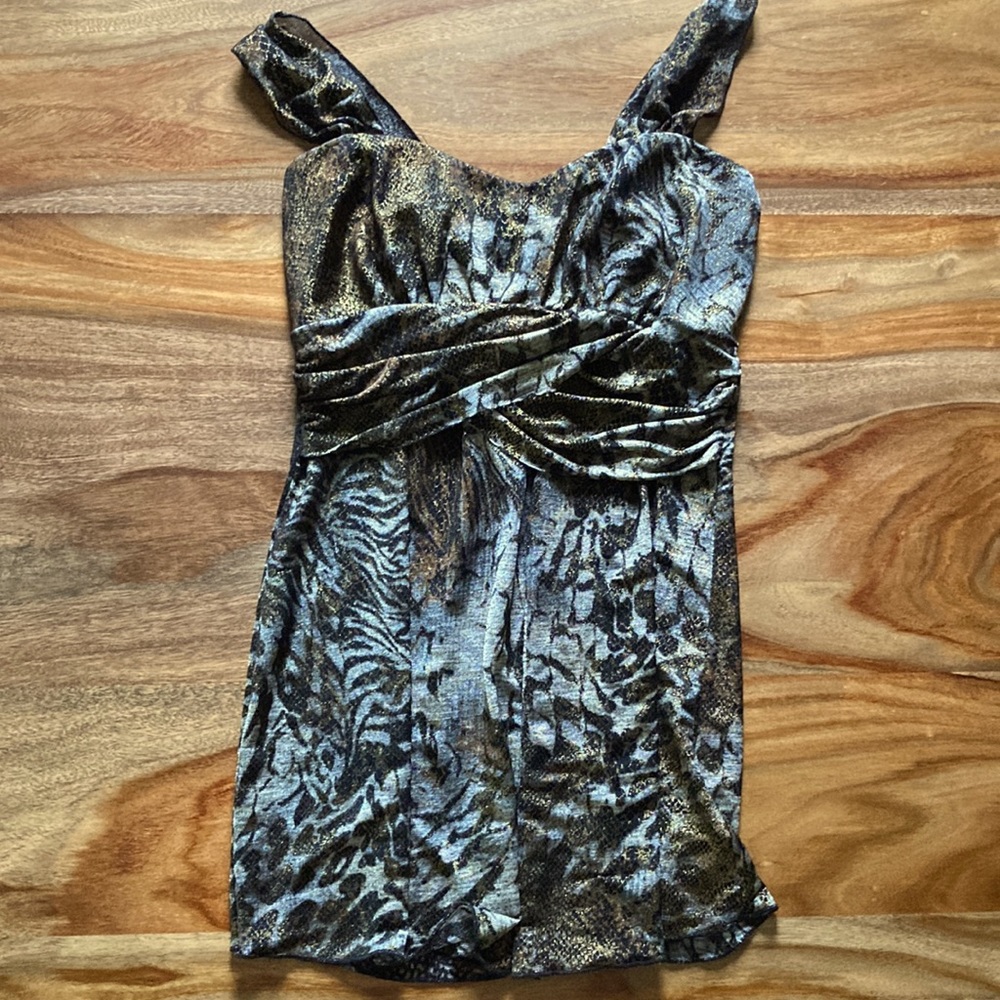2/$10 ♥️ Le Château Metallic Animal Print Top